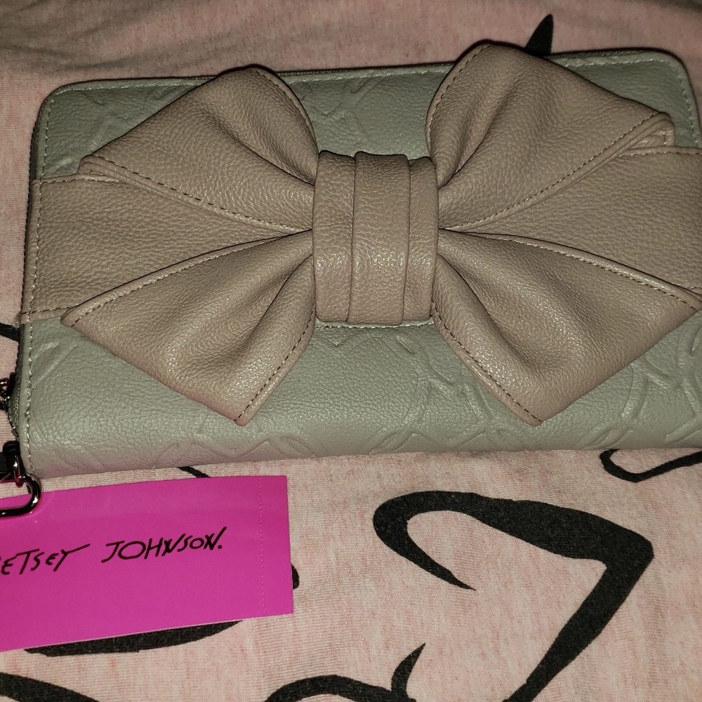Betsey Johnson wallet - Picture 1 of 6